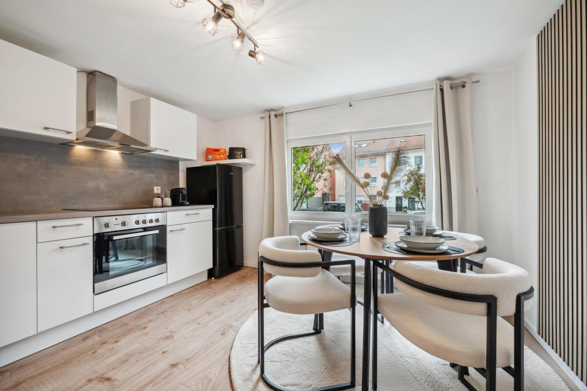 Malu Rooms - Ruhige Lage, Erdgeschoss, Smarttv, Netflix, 24H Checkin, Ludwigsburg Eksteriør billede
