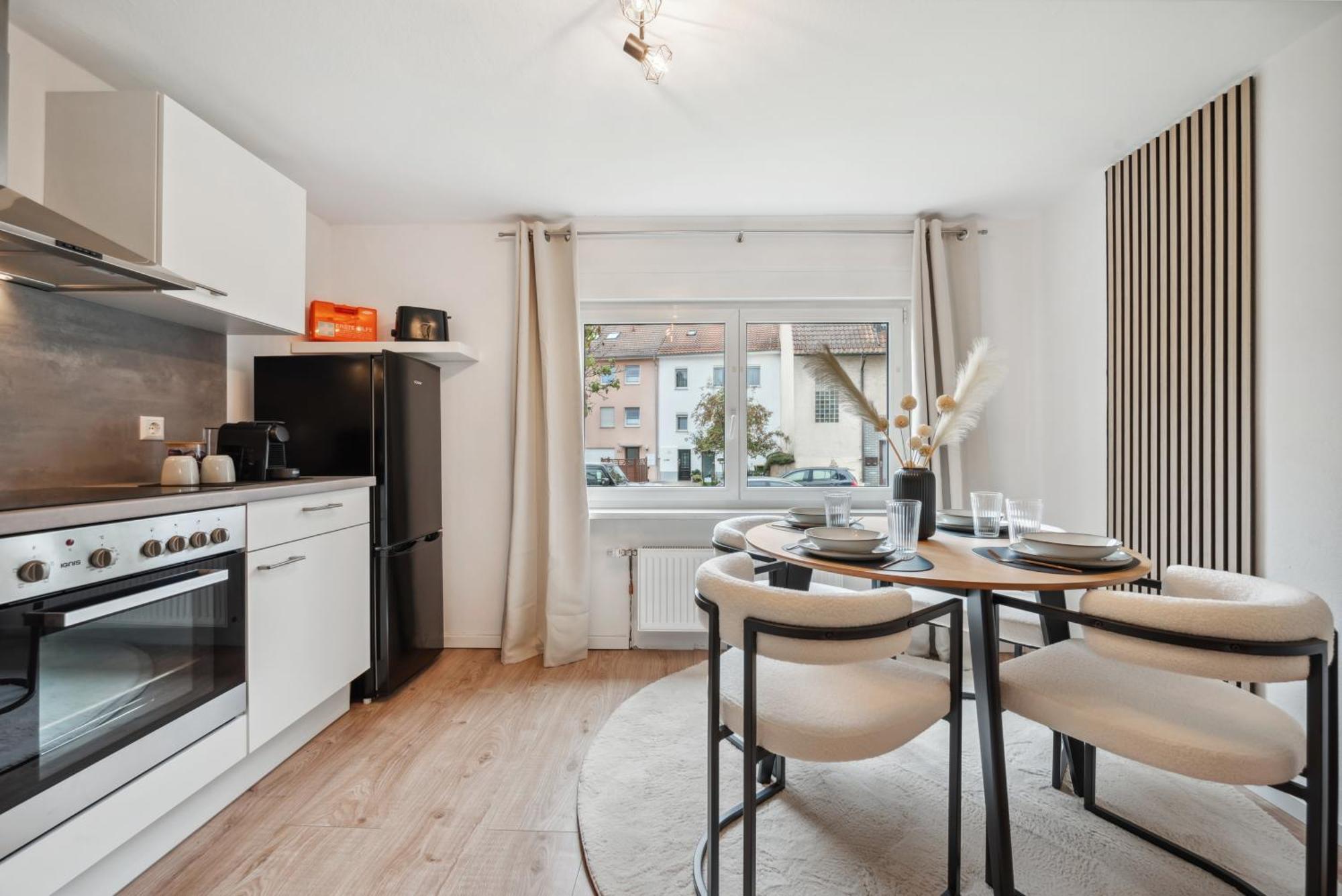 Malu Rooms - Ruhige Lage, Erdgeschoss, Smarttv, Netflix, 24H Checkin, Ludwigsburg Eksteriør billede
