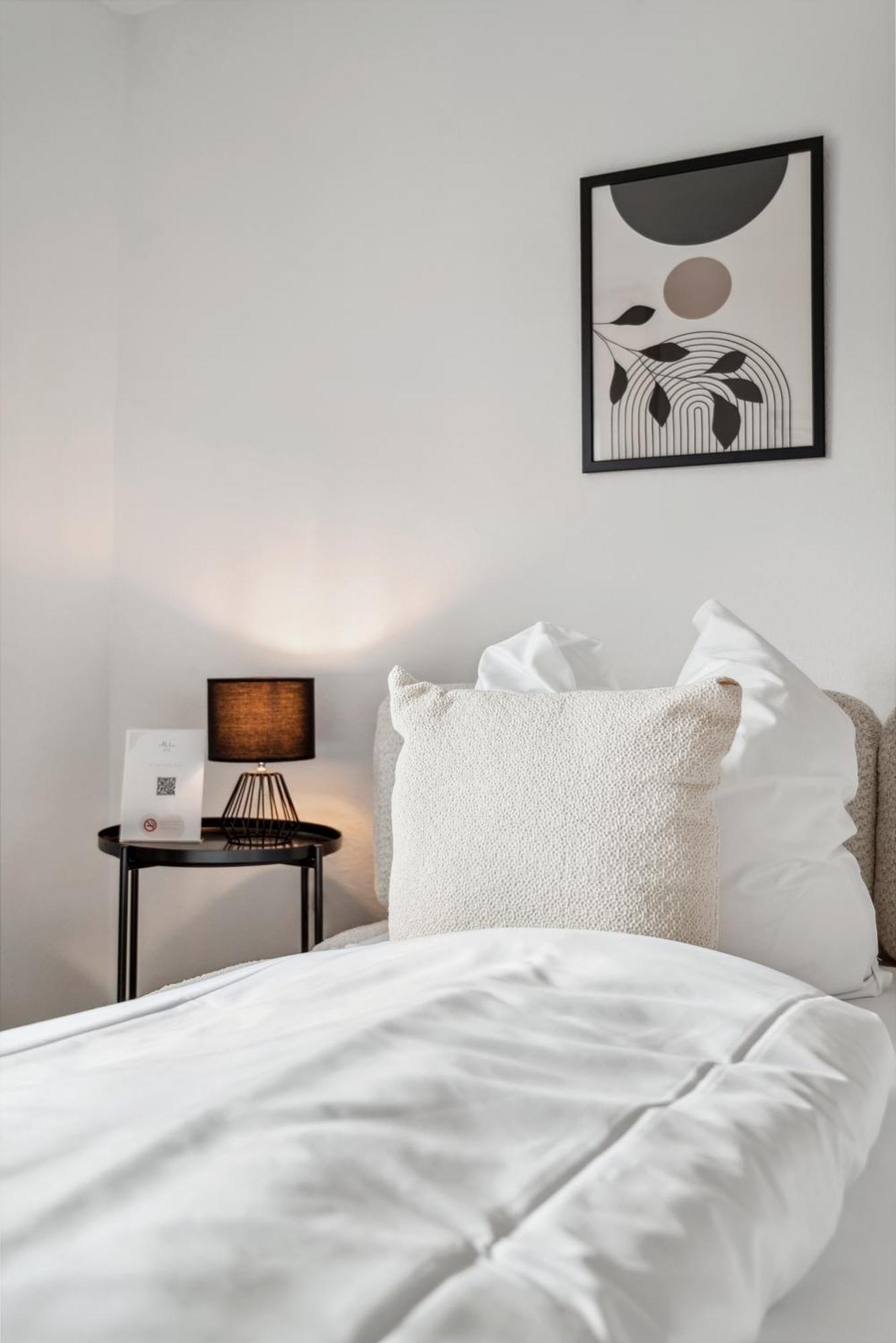 Malu Rooms - Ruhige Lage, Erdgeschoss, Smarttv, Netflix, 24H Checkin, Ludwigsburg Eksteriør billede