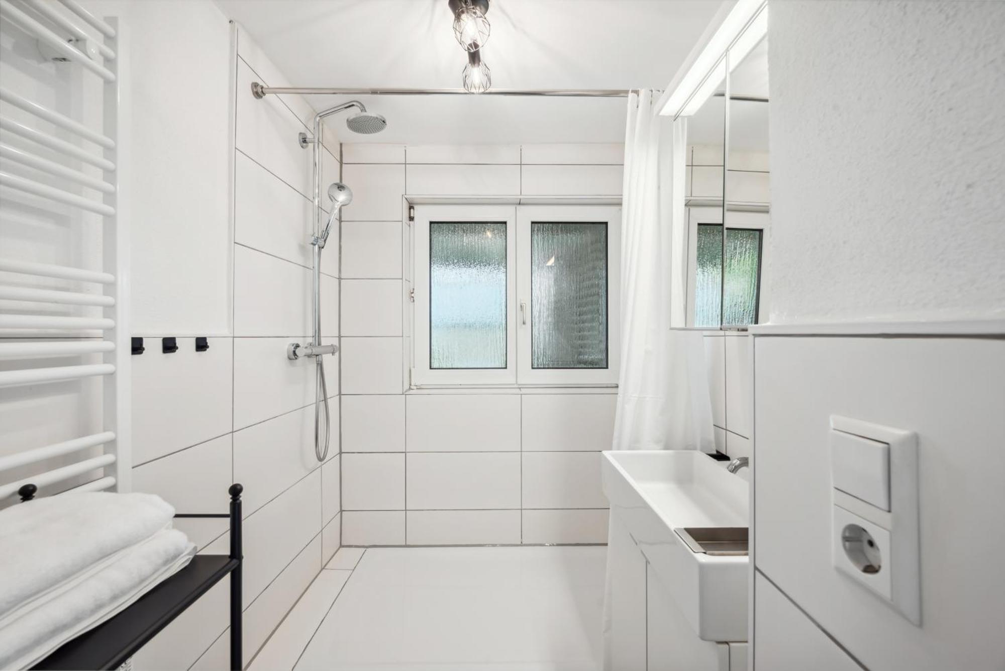 Malu Rooms - Ruhige Lage, Erdgeschoss, Smarttv, Netflix, 24H Checkin, Ludwigsburg Eksteriør billede