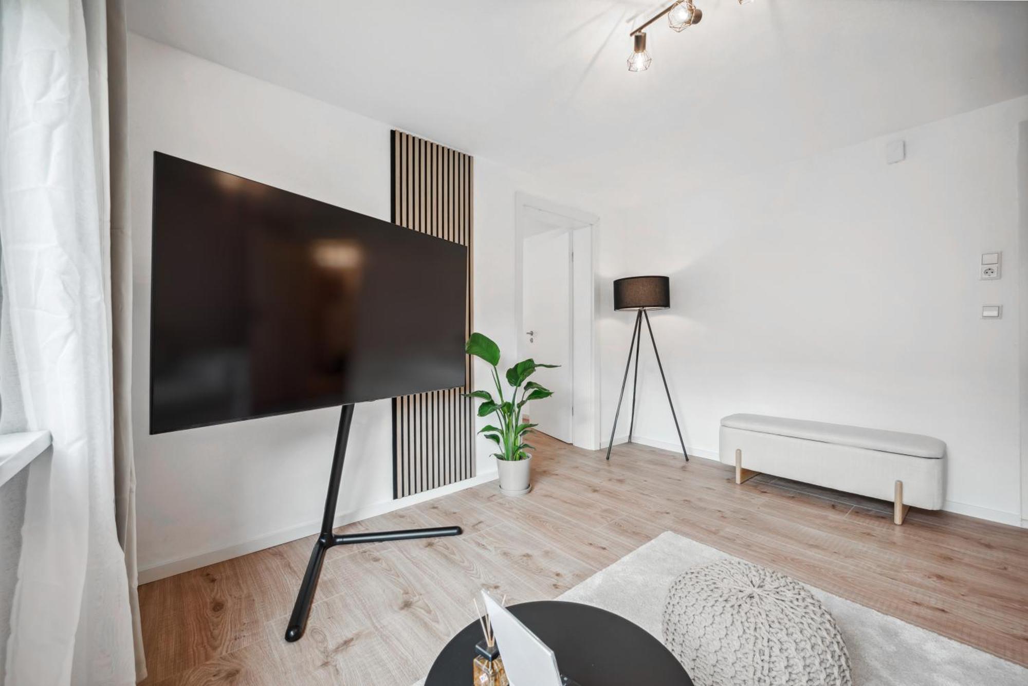 Malu Rooms - Ruhige Lage, Erdgeschoss, Smarttv, Netflix, 24H Checkin, Ludwigsburg Eksteriør billede