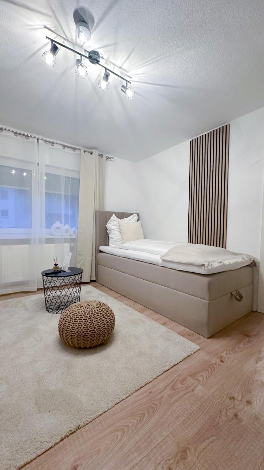 Malu Rooms - Ruhige Lage, Erdgeschoss, Smarttv, Netflix, 24H Checkin, Ludwigsburg Eksteriør billede